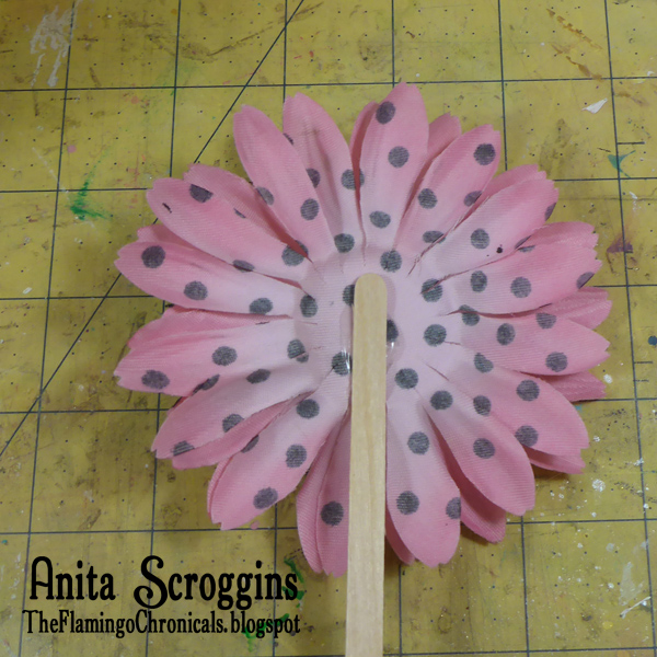 Happy Spring! Use a Deflecto storage cube and Joy Iron on letters to make some fun and functional storage for your desk top. Fabric flowers